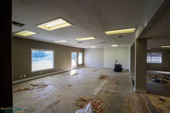 20250 Skypark Dr, Redding, CA 96002